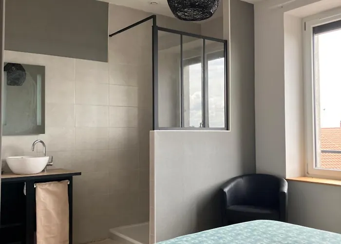 Holiday home Maison Pour Se Ressourcer Proche Vulcania - 10 Min *