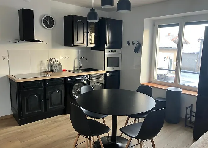 Holiday home Maison Pour Se Ressourcer Proche Vulcania - 10 Min *